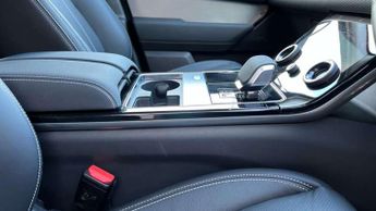 Land Rover Range Rover Velar 2.0 D200 R-Dynamic SE 5dr Auto
