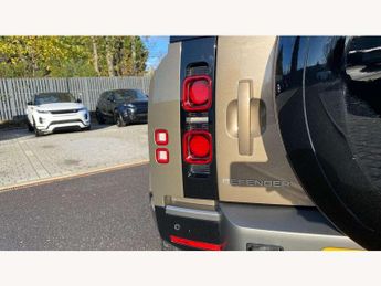 Land Rover Defender 3.0 D300 X-Dynamic S 110 5dr Auto [7 Seat]