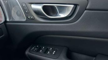 Volvo XC60 2.0 B5P Ultimate Dark 5dr AWD Geartronic
