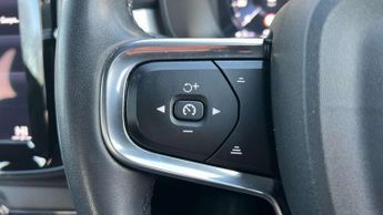 Volvo XC40 1.5 T3 [163] Momentum 5dr Geartronic