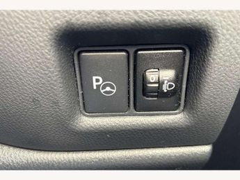 Toyota C-HR 1.8 Hybrid Design 5dr CVT