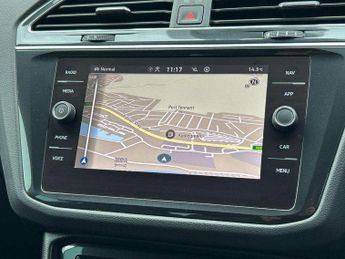 Volkswagen Tiguan 2.0 TDI R-Line 5dr DSG