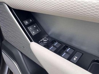 Land Rover Range Rover Velar 2.0 D200 Edition 5dr Auto