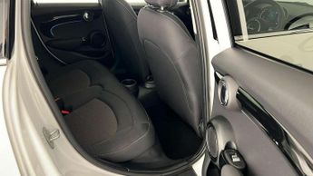 MINI Hatchback 5dr 1.5 Cooper Classic 5dr Auto [Comfort/Nav Pack]
