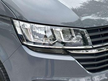 Volkswagen Transporter 2.0 TDI 150 Highline Kombi Van DSG