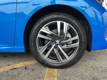 Peugeot 208 1.2 PureTech 130 Allure Premium + 5dr EAT8