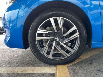 Peugeot 208 1.2 PureTech 130 Allure Premium + 5dr EAT8