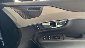 Volvo XC90 2.0 B5D [235] Plus Dark 5dr AWD Geartronic