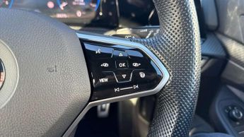 Volkswagen Golf 1.5 eTSI 150 R-Line 5dr DSG
