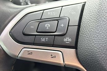 Volkswagen Golf 1.0 eTSI Life 5dr DSG