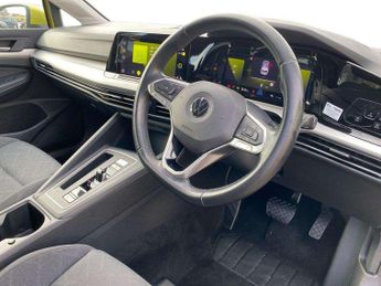 Volkswagen Golf 1.5 eTSI 150 Life 5dr DSG