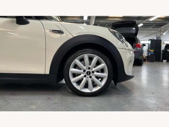 MINI Hatchback 5dr 1.5 Cooper Classic II 5dr Auto