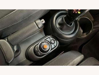 MINI Hatchback 5dr 1.5 Cooper Classic II 5dr Auto