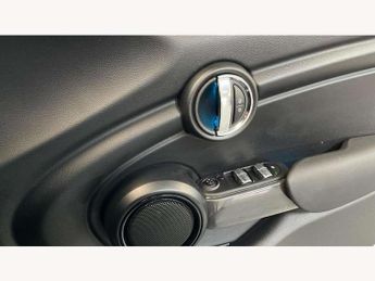 MINI Hatchback 5dr 1.5 Cooper Classic II 5dr Auto