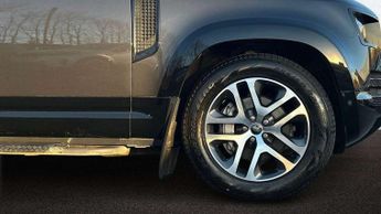 Land Rover Defender 3.0 D300 Hard Top HSE Auto