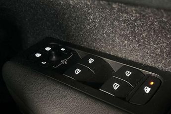 Volvo XC40 1.5 T3 [163] R DESIGN Pro 5dr Geartronic