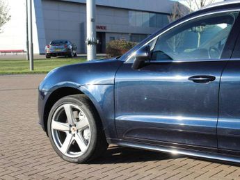 Porsche Macan Turbo 5dr PDK