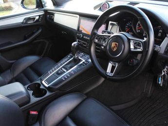 Porsche Macan Turbo 5dr PDK