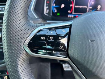 Volkswagen Tiguan 2.0 TDI R-Line 5dr DSG