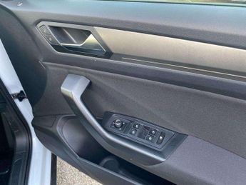 Volkswagen T-Roc 1.5 TSI EVO Design 5dr DSG