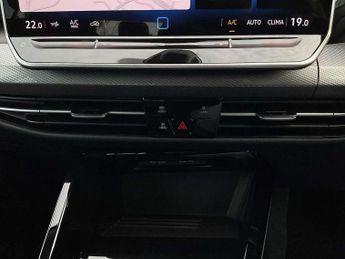 Volkswagen Golf 1.5 eTSI 150 Style 5dr DSG