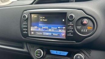 Toyota Yaris 1.5 Hybrid Y20 5dr CVT [Bi-tone]