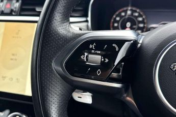 Jaguar F-Pace 2.0 P250 R-Dynamic SE 5dr Auto AWD