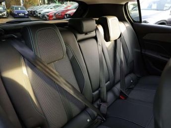 Peugeot 308 1.2 Hybrid 136 Allure 5dr e-DSC6
