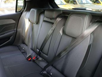 Peugeot 308 1.2 Hybrid 136 Allure 5dr e-DSC6