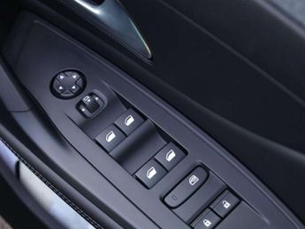 Peugeot 308 1.2 Hybrid 136 Allure 5dr e-DSC6