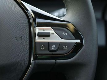 Peugeot 308 1.2 Hybrid 136 Allure 5dr e-DSC6