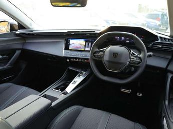 Peugeot 308 1.2 Hybrid 136 Allure 5dr e-DSC6