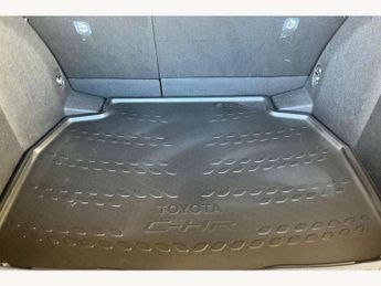 Toyota C-HR 1.8 Hybrid Design 5dr CVT