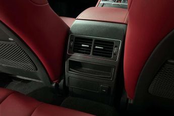 Jaguar F-Pace 2.0 D200 R-Dynamic Black 5dr Auto AWD