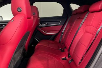 Jaguar F-Pace 2.0 D200 R-Dynamic Black 5dr Auto AWD