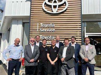 Toyota RAV4 2.5 VVT-i Hybrid Dynamic 5dr CVT 2WD