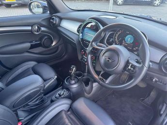 MINI Hatchback 5dr 1.5 Cooper Exclusive 5dr Auto