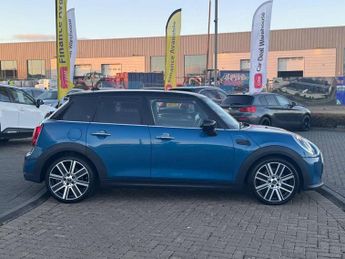 MINI Hatchback 5dr 1.5 Cooper Exclusive 5dr Auto
