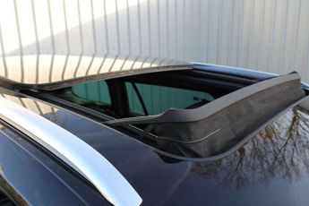 Volkswagen Passat Estate 2.0 TDI EVO SCR R-Line 5dr DSG