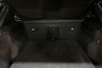 Volvo XC40 Recharge 1.5 T5 Recharge PHEV R DESIGN Pro 5dr Auto