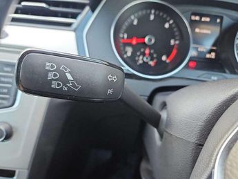 Volkswagen Passat Estate 2.0 TDI SE Business 5dr DSG