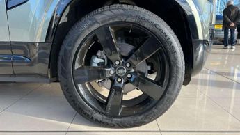 Land Rover Defender 3.0 D250 X-Dynamic HSE 110 5dr Auto