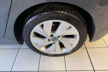 Volkswagen Golf 1.5 eTSI 150 Style 5dr DSG