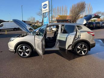Nissan Qashqai 1.2 DiG-T N-Connecta 5dr Xtronic