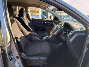 Nissan Qashqai 1.2 DiG-T N-Connecta 5dr Xtronic