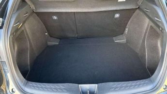 Toyota C-HR 1.8 Hybrid Design 5dr CVT