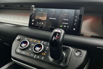 Land Rover Defender 2.0 P400e X-Dynamic SE 110 5dr Auto