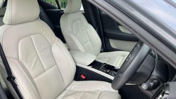 Volvo XC40 Recharge 1.5 T4 Recharge PHEV Plus Dark 5dr Auto