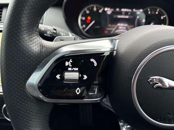 Jaguar E-Pace 1.5 P300e R-Dynamic Black 5dr Auto