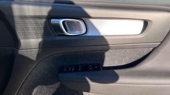 Volvo XC40 1.5 T3 [163] Momentum 5dr Geartronic